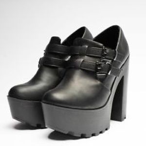 Soda Black Zealand Platform Heel Shoe